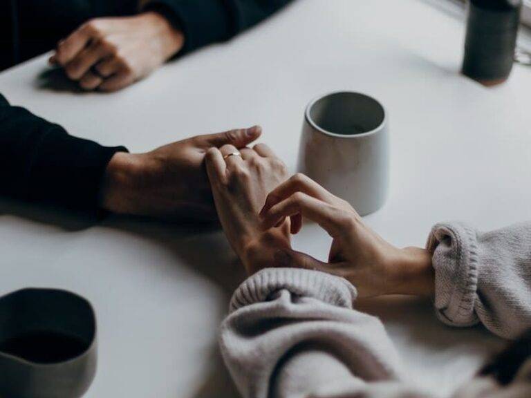 This guide intends to describe the challenges of neurodiverse relationships and therapy options.